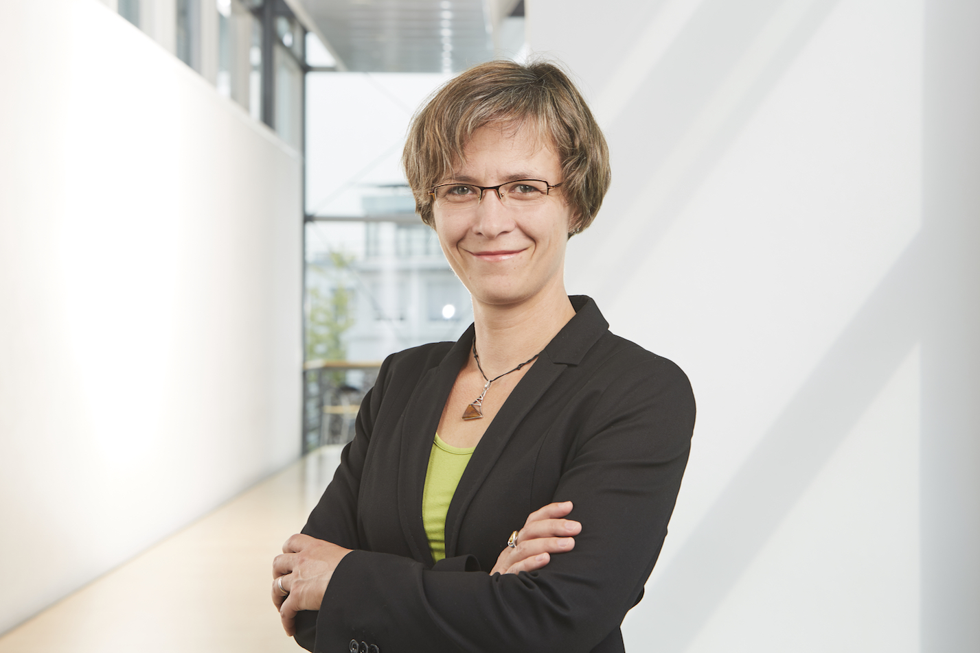 Dr. Lena Schnabel